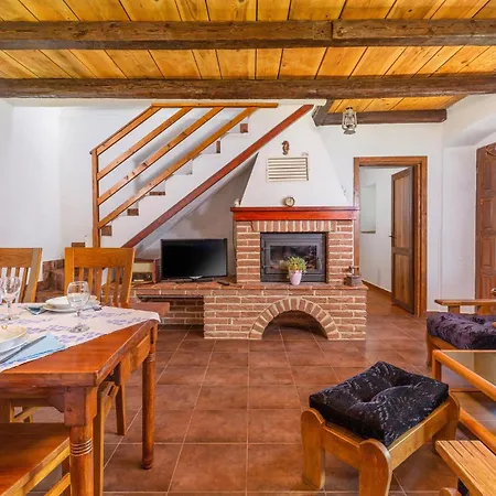 Vikendica Holiday Home Marciljani Cr